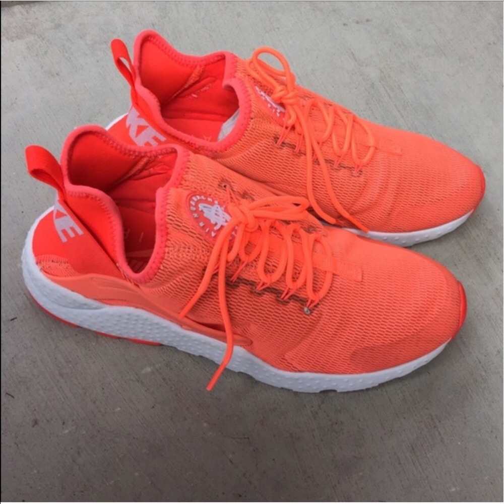 Nike sneakers like new no box